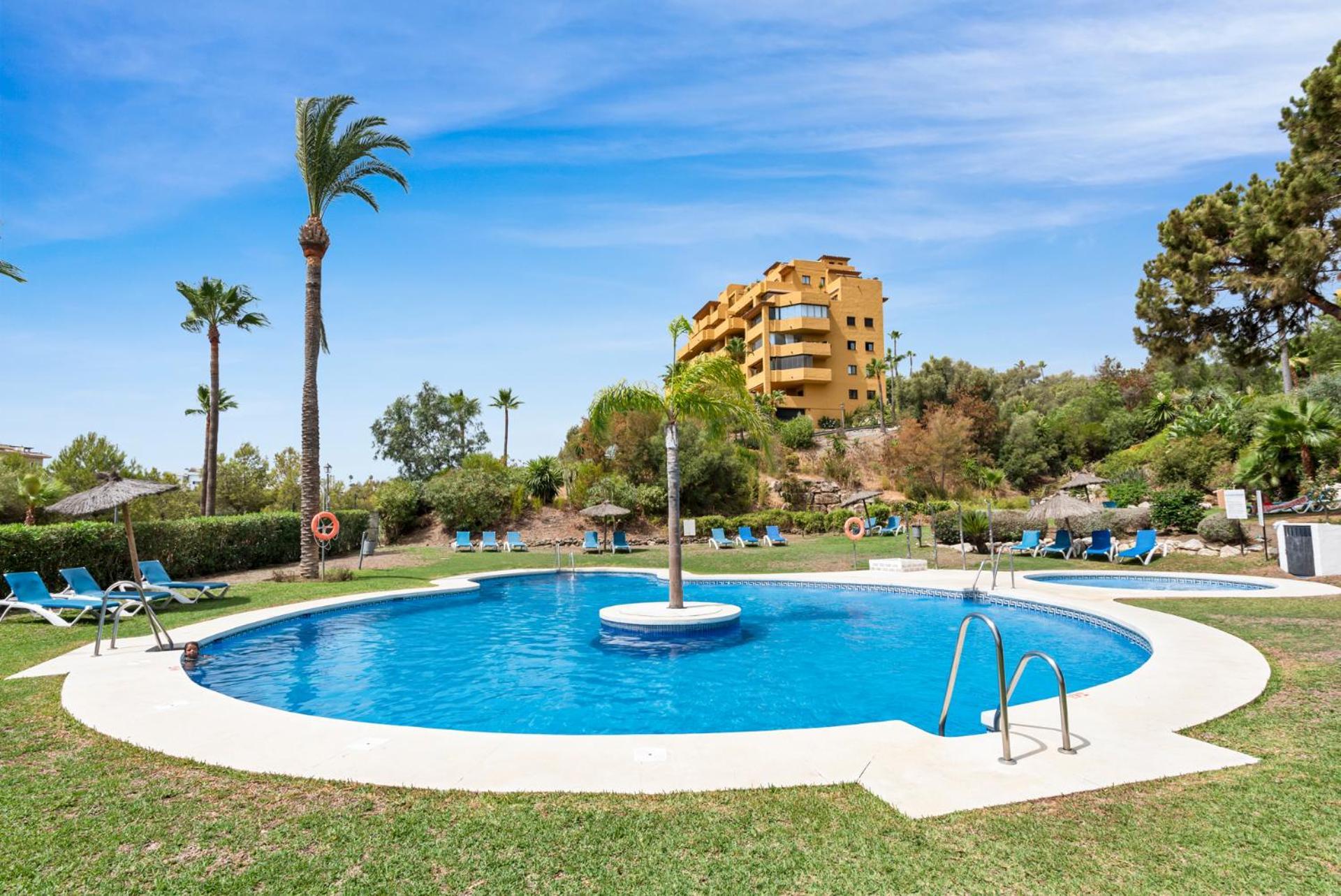 Sky And Sea Estepona Penthouse ภายนอก รูปภาพ