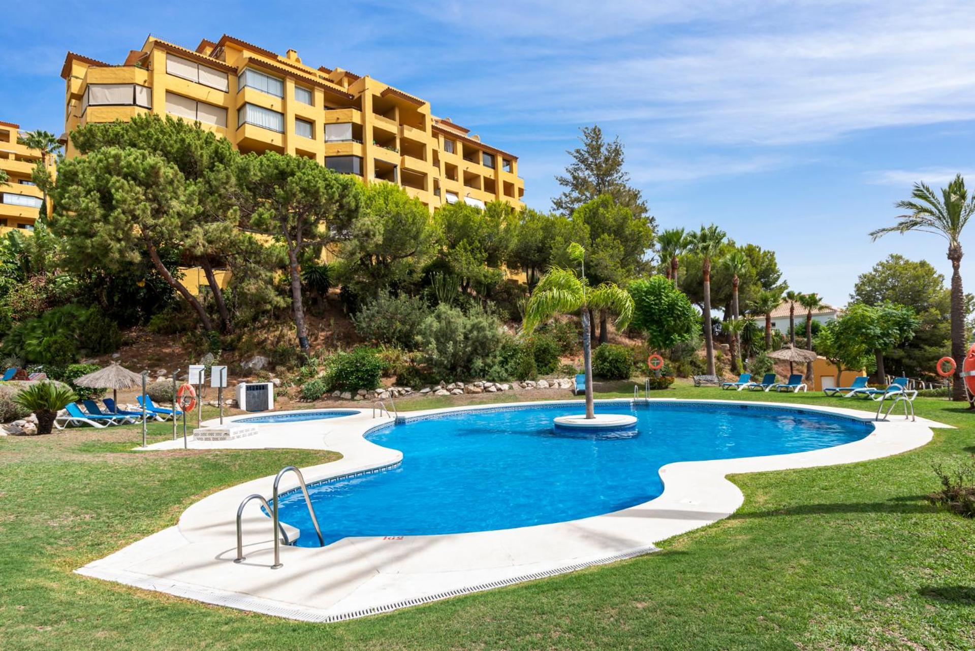 Sky And Sea Estepona Penthouse ภายนอก รูปภาพ