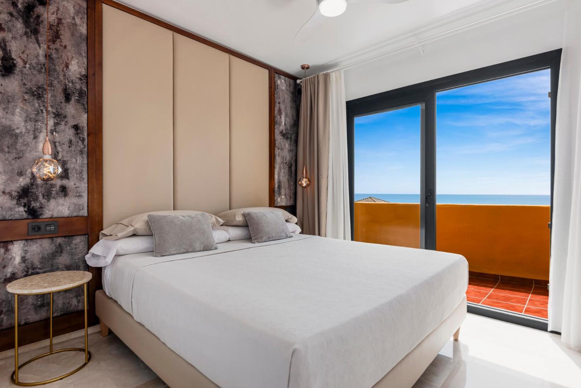Sky And Sea Estepona Penthouse ภายนอก รูปภาพ