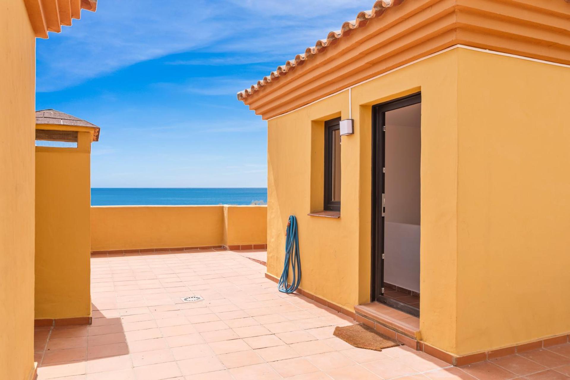 Sky And Sea Estepona Penthouse ภายนอก รูปภาพ