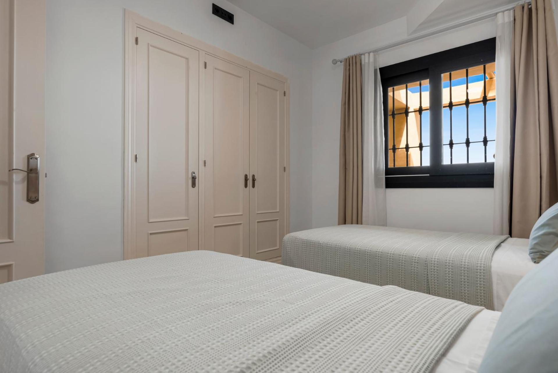 Sky And Sea Estepona Penthouse ภายนอก รูปภาพ