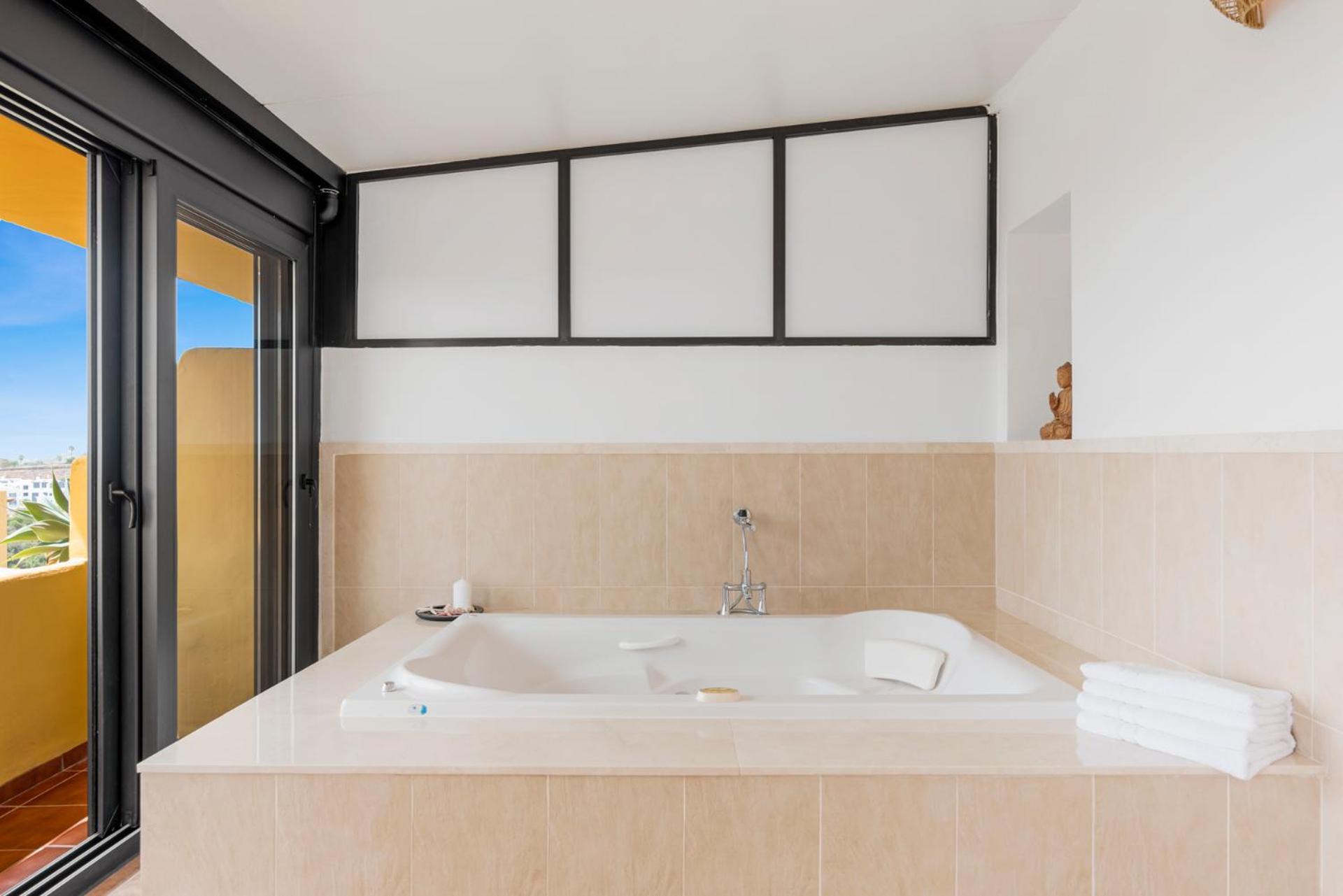 Sky And Sea Estepona Penthouse ภายนอก รูปภาพ